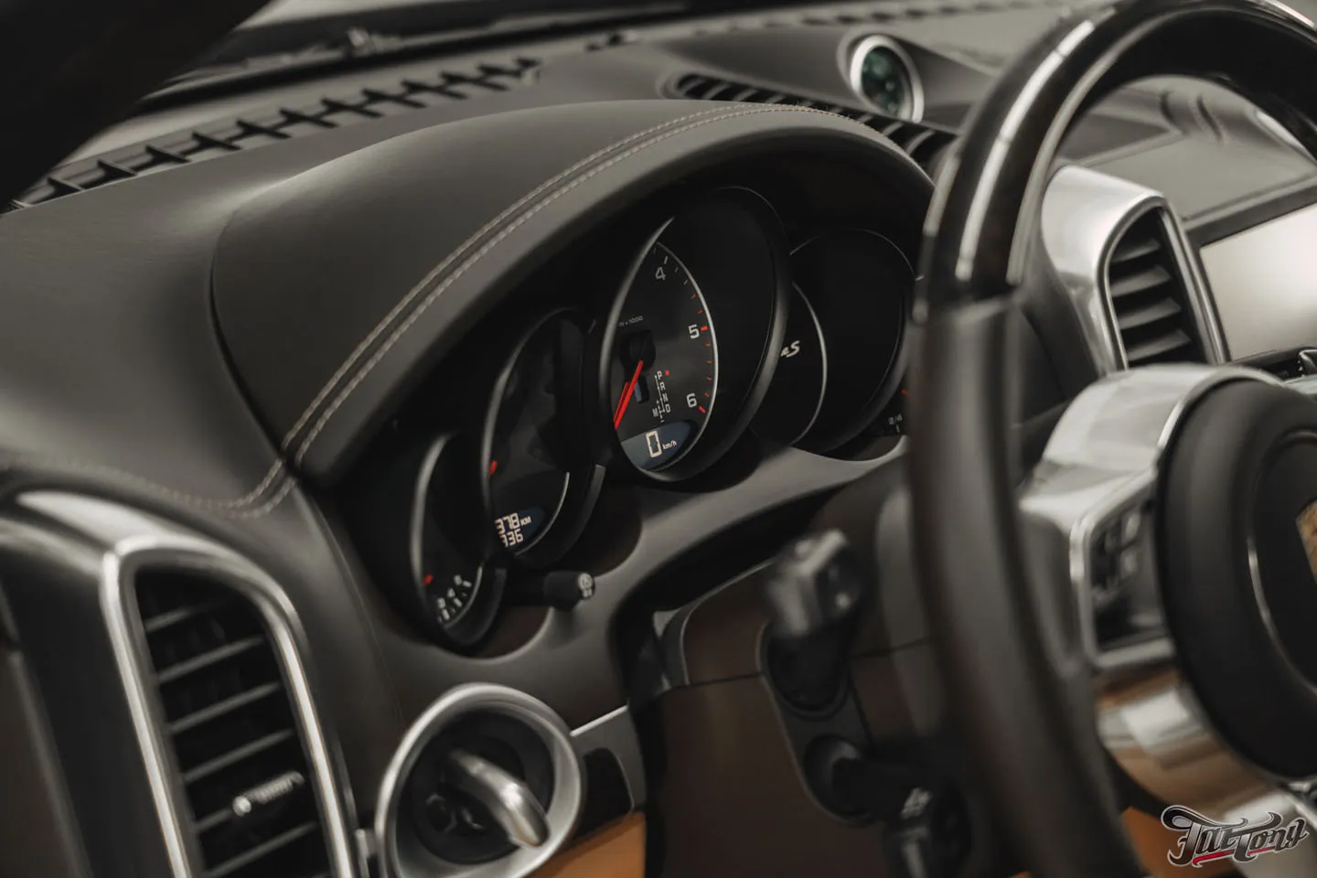 Детейлинг-услуги для Porsche Cayenne. Подготовим автомобиль к сезону?
